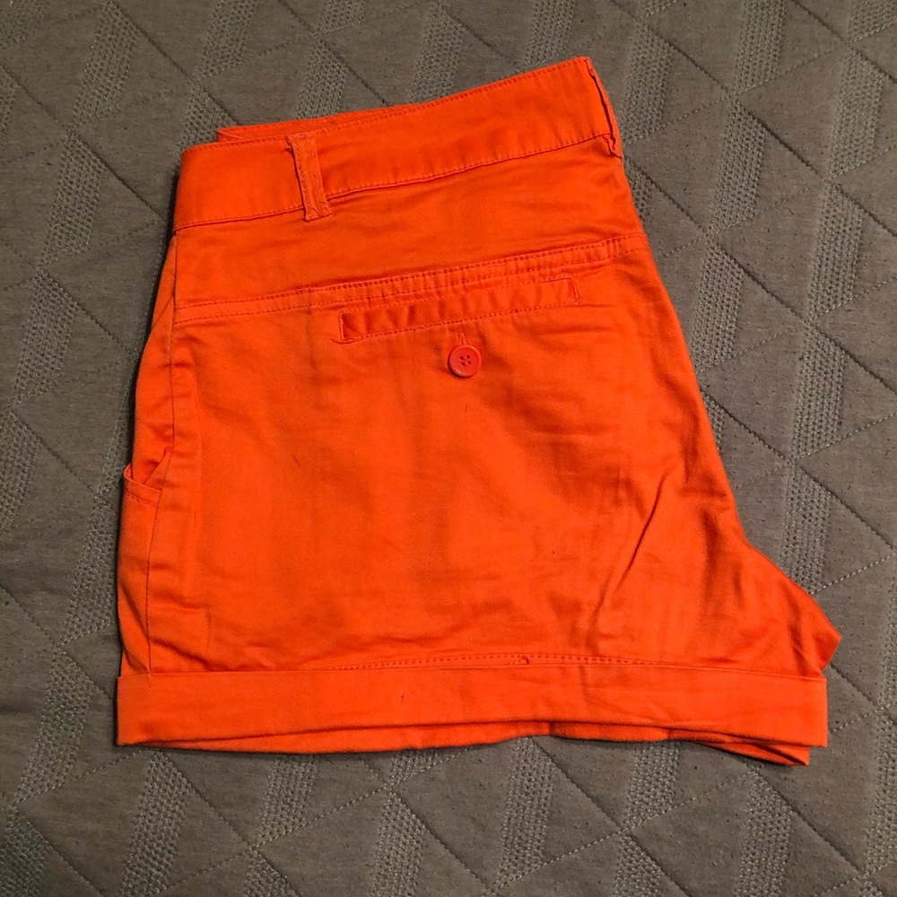 Shorts - Picture 3 of 3